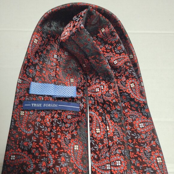 ❤️NWOT TRUE FORUM ~ 100% Silk Tie ~ Paisley Red Black Gray ~ Hand Made - Picture 6 of 6